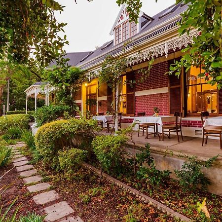 Roosenwijn Guesthouse Стеленбош Екстериор снимка
