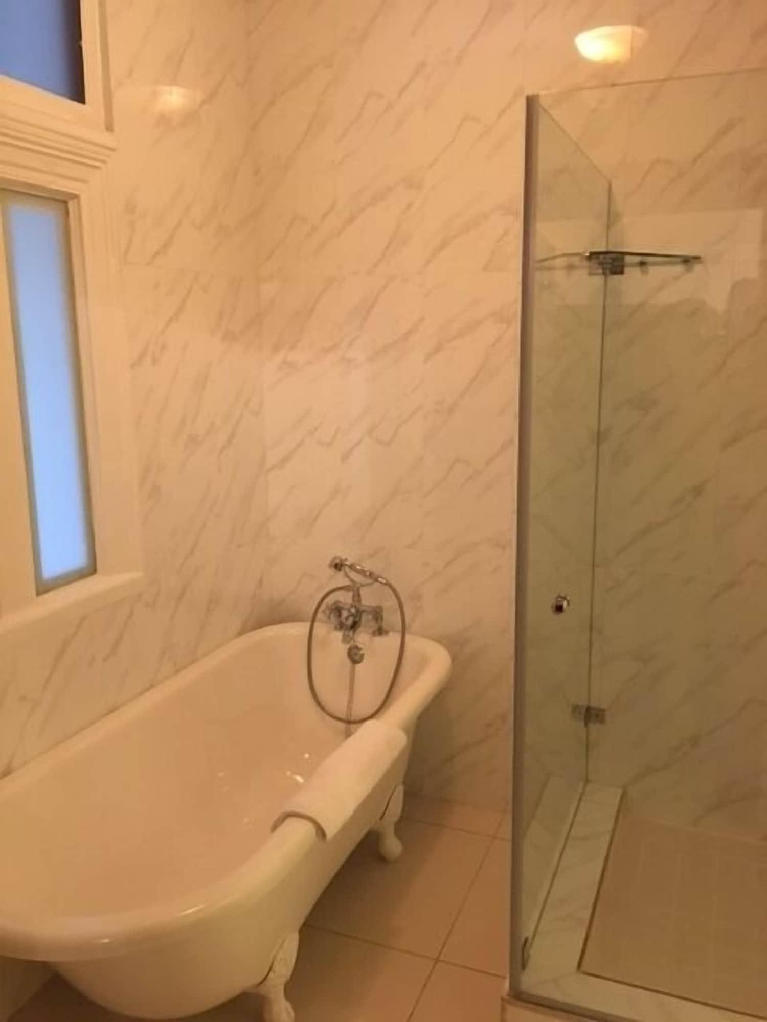 Roosenwijn Guesthouse Стеленбош Екстериор снимка