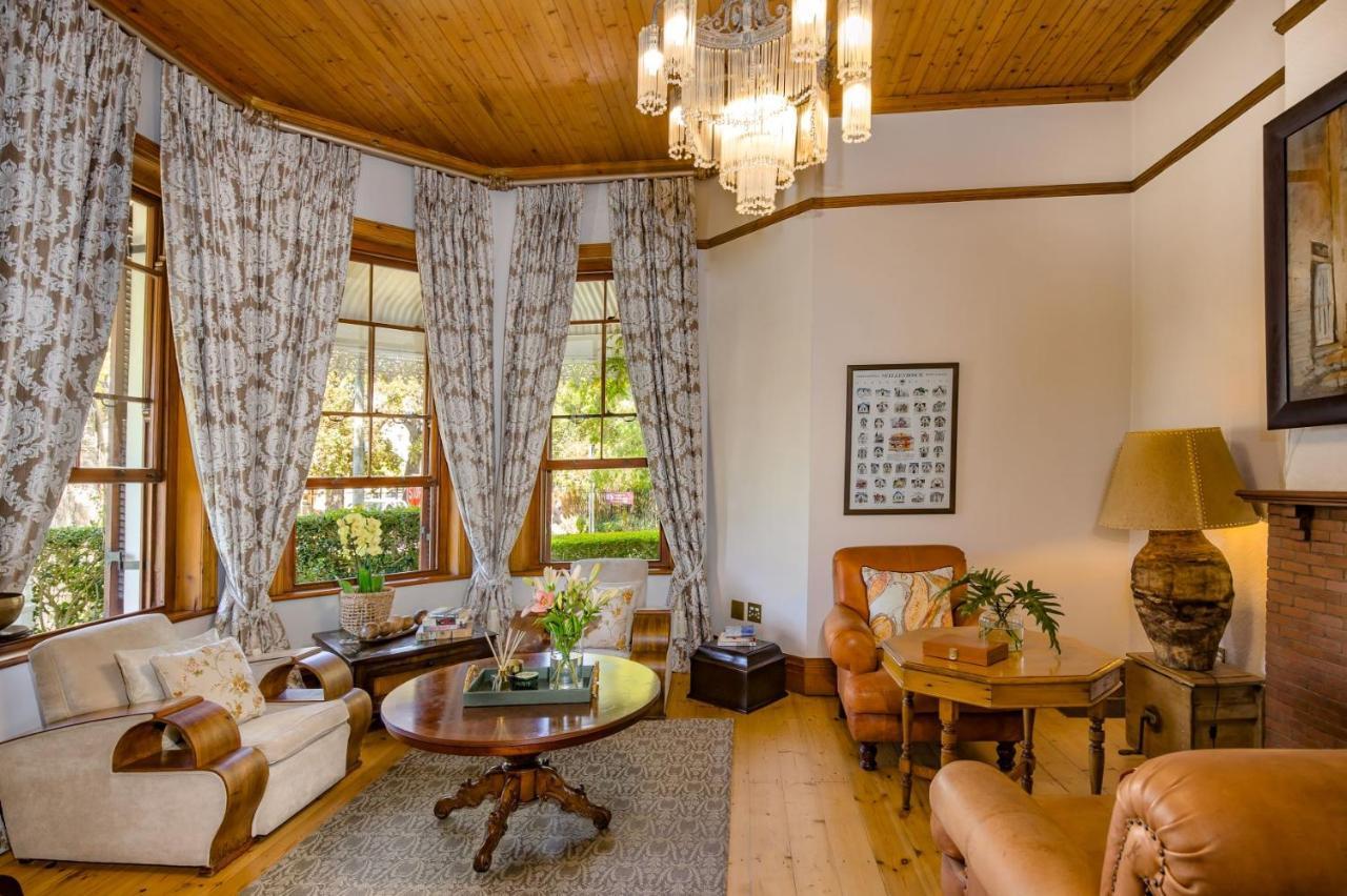 Roosenwijn Guesthouse Стеленбош Екстериор снимка