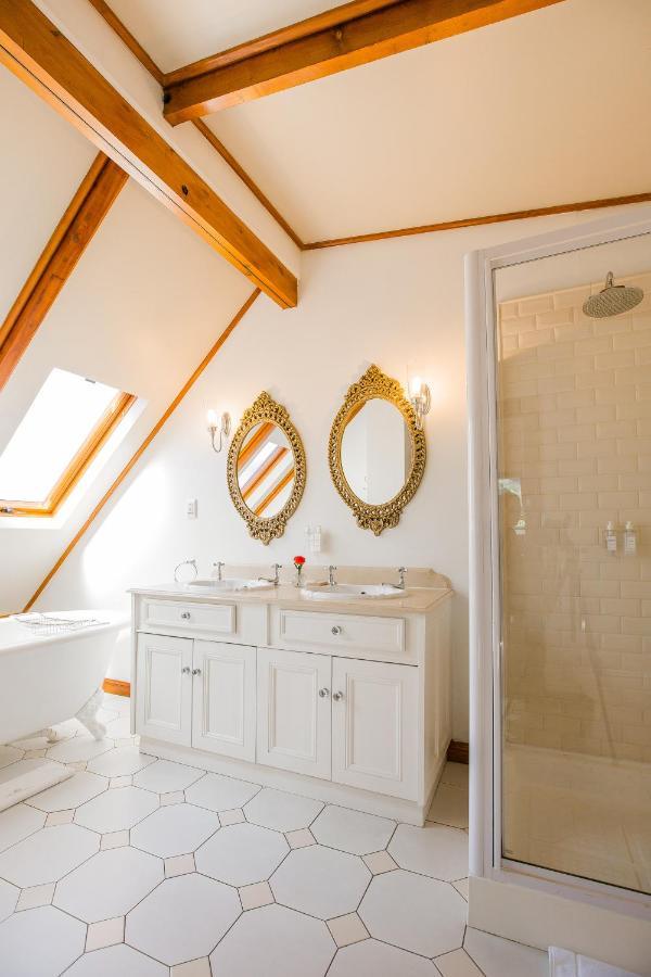 Roosenwijn Guesthouse Стеленбош Екстериор снимка