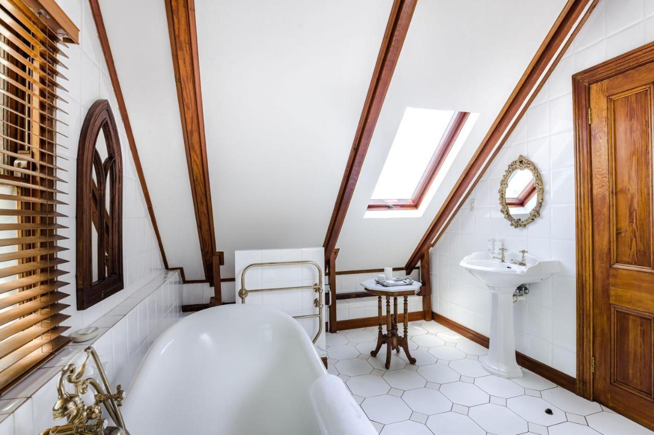 Roosenwijn Guesthouse Стеленбош Екстериор снимка