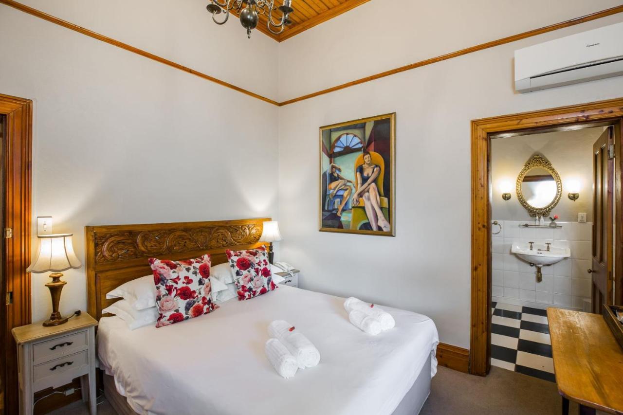 Roosenwijn Guesthouse Стеленбош Екстериор снимка