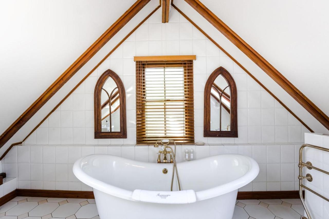 Roosenwijn Guesthouse Стеленбош Екстериор снимка
