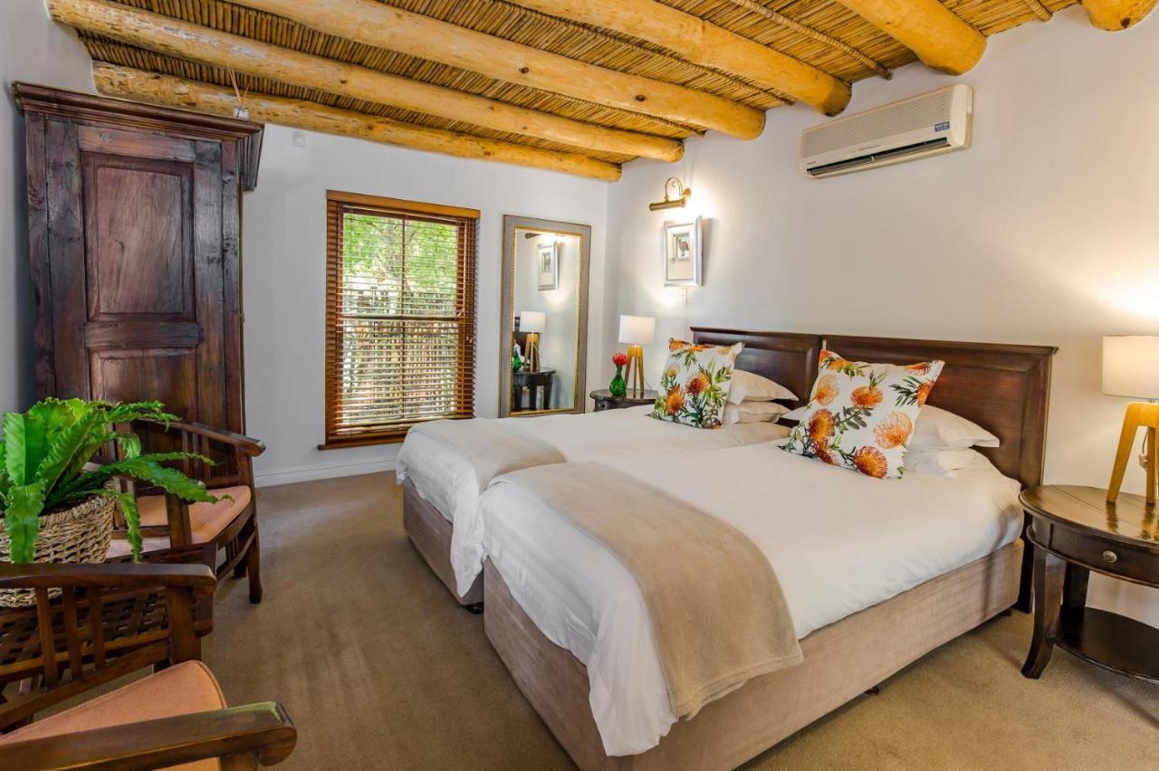 Roosenwijn Guesthouse Стеленбош Екстериор снимка