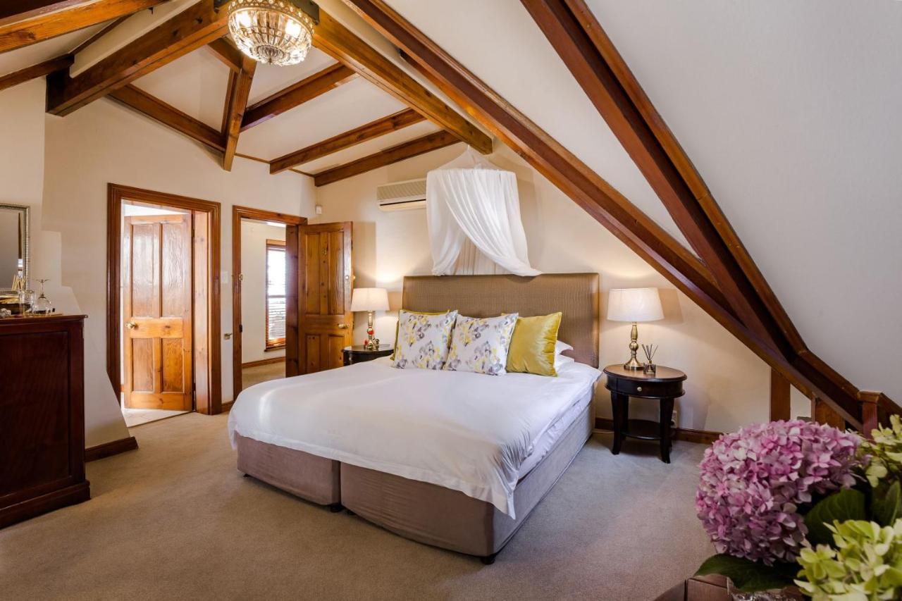 Roosenwijn Guesthouse Стеленбош Екстериор снимка