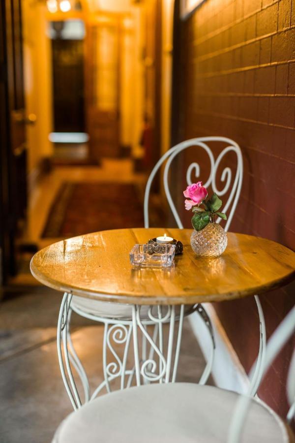 Roosenwijn Guesthouse Стеленбош Екстериор снимка