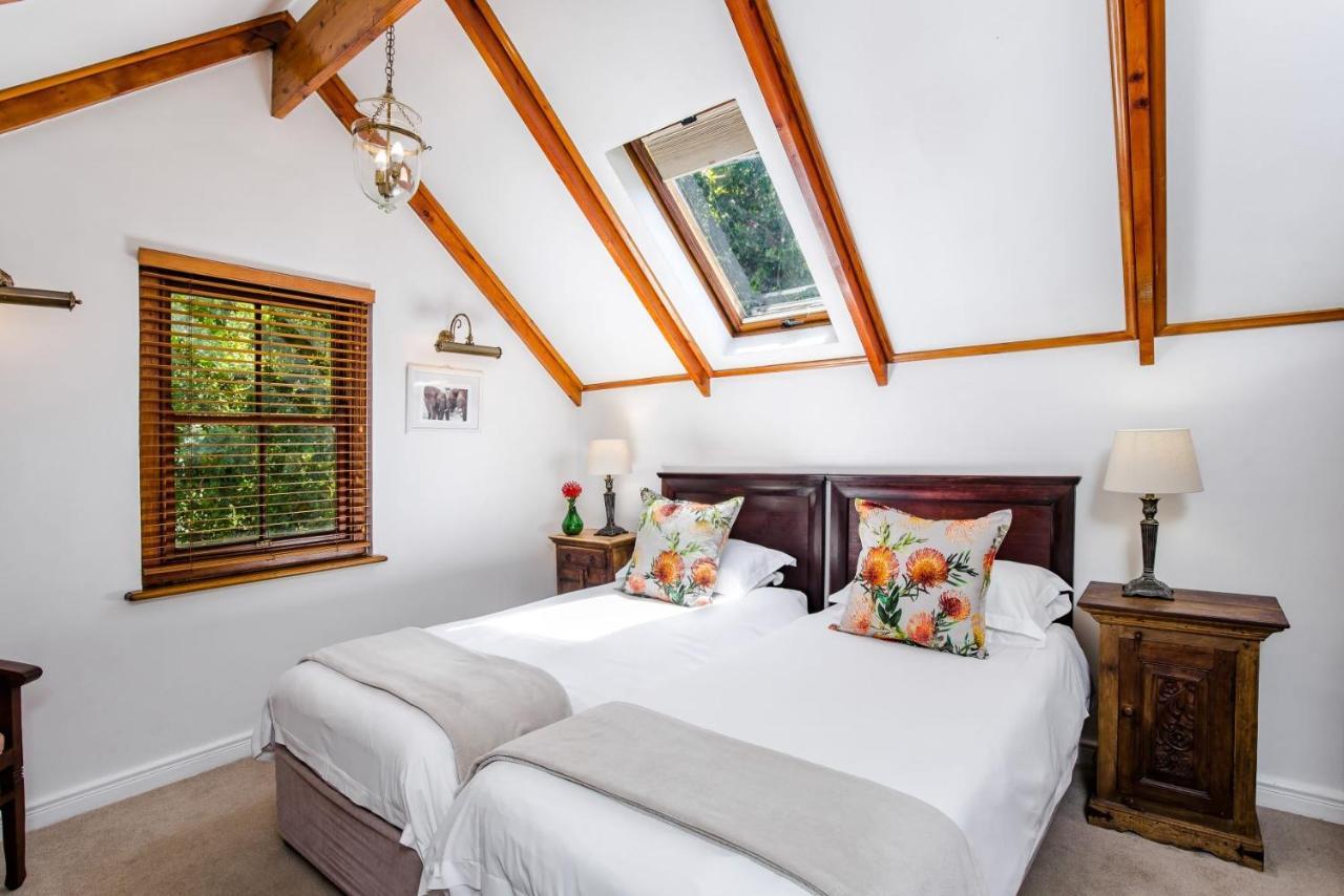 Roosenwijn Guesthouse Стеленбош Екстериор снимка